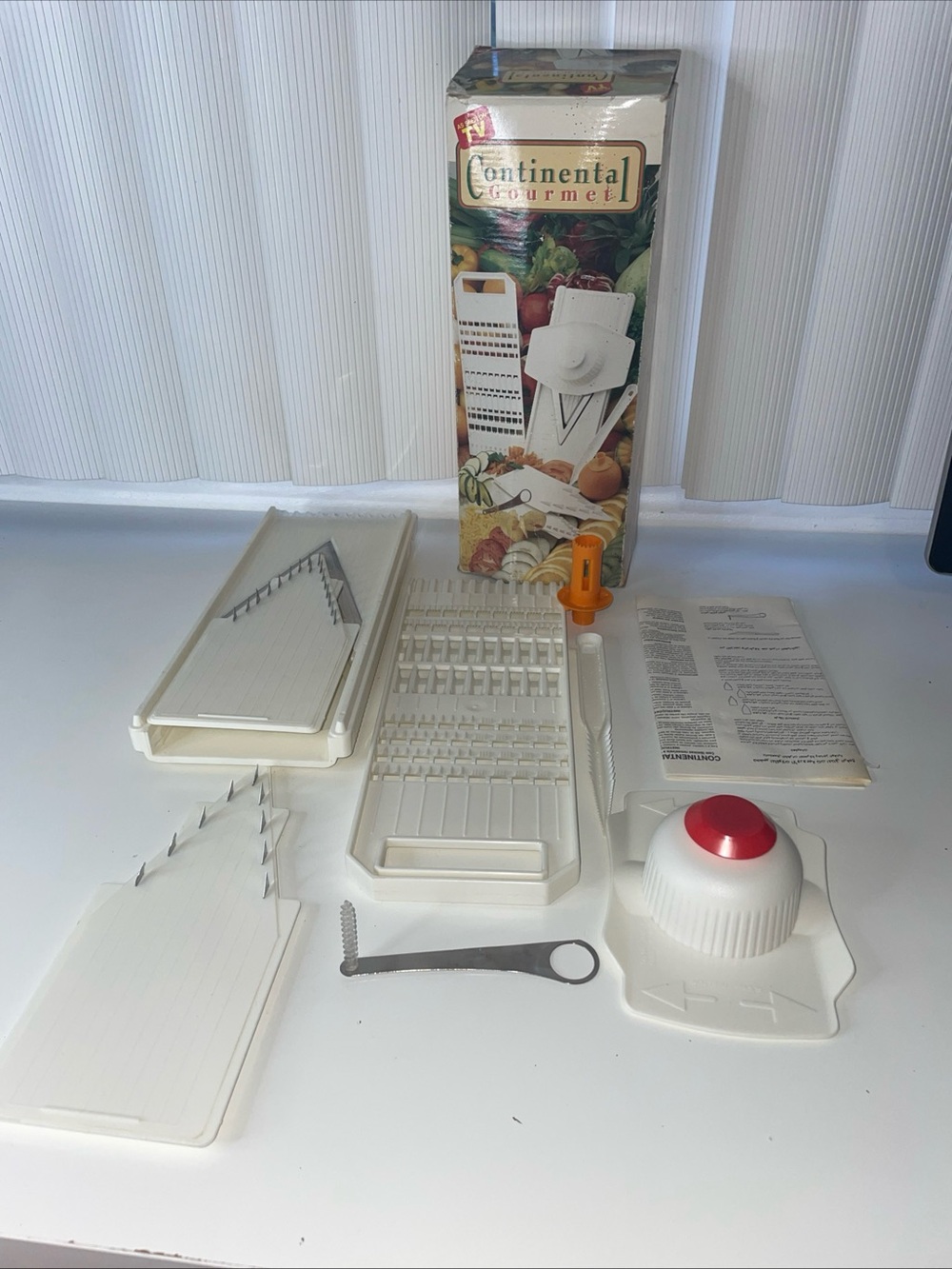 Continental  Borner V Slicer Plus Mandoline Vegetable Slicer - White
